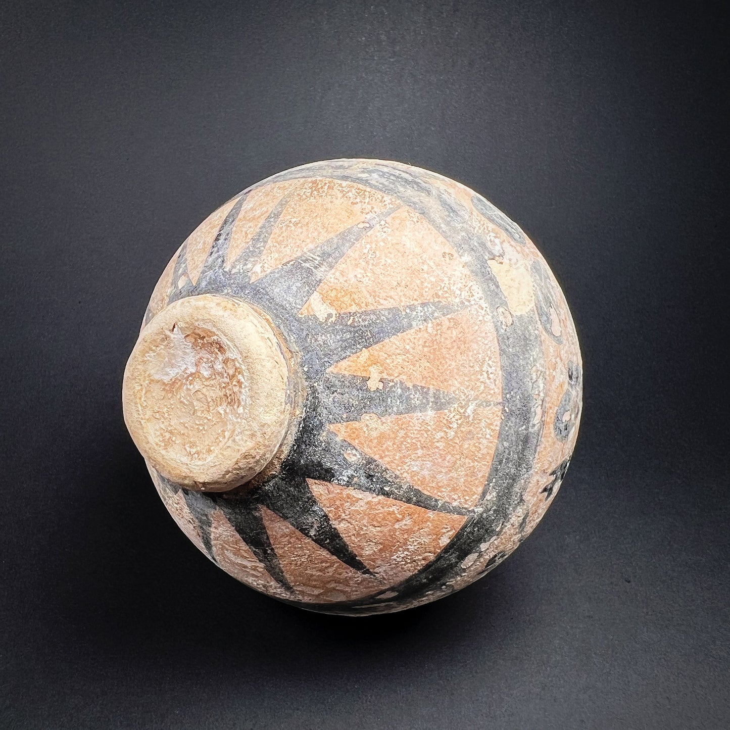 Corinthian Terracotta Aryballos with Panther-Bird Motif