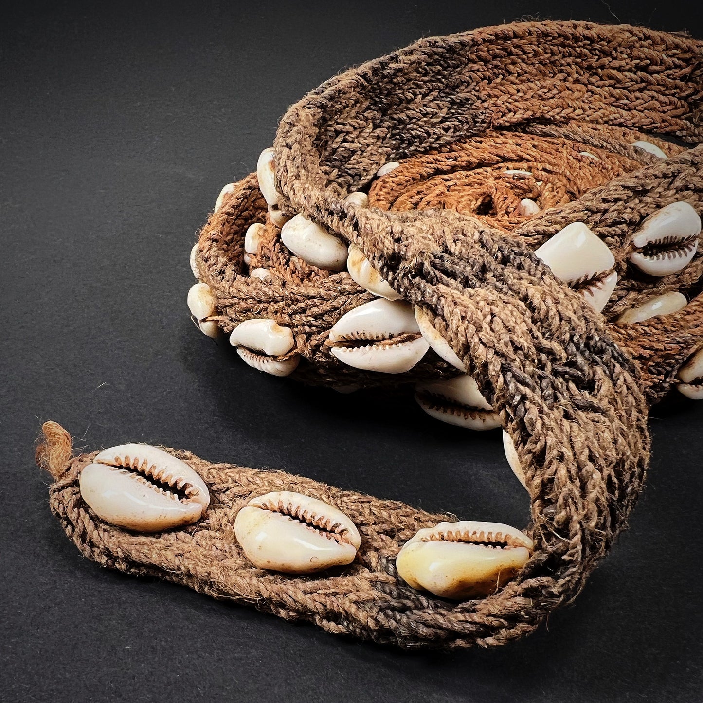 Dani Tree Bark Fibre Cowrie Shell Currency Band Jetak