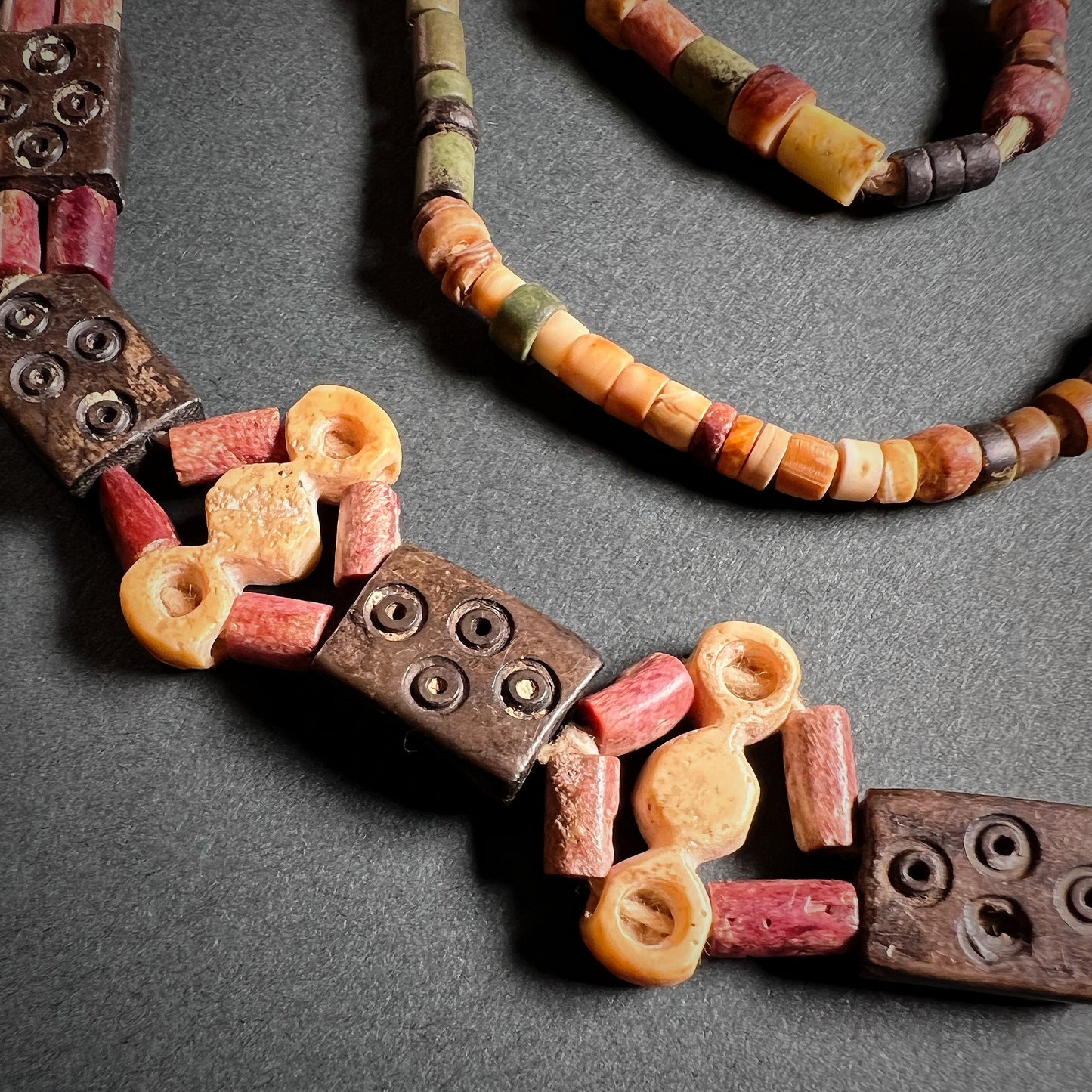 Chimú Spondylus Shell and Green Stone Necklace