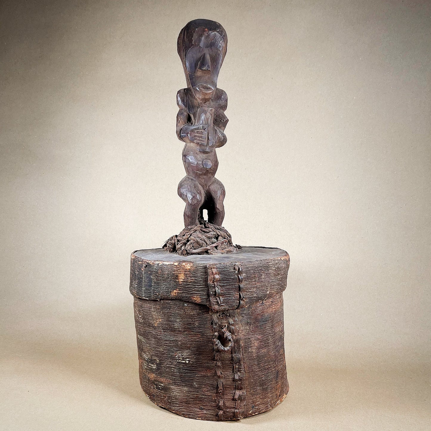 Fang Reliquary Container Byeri