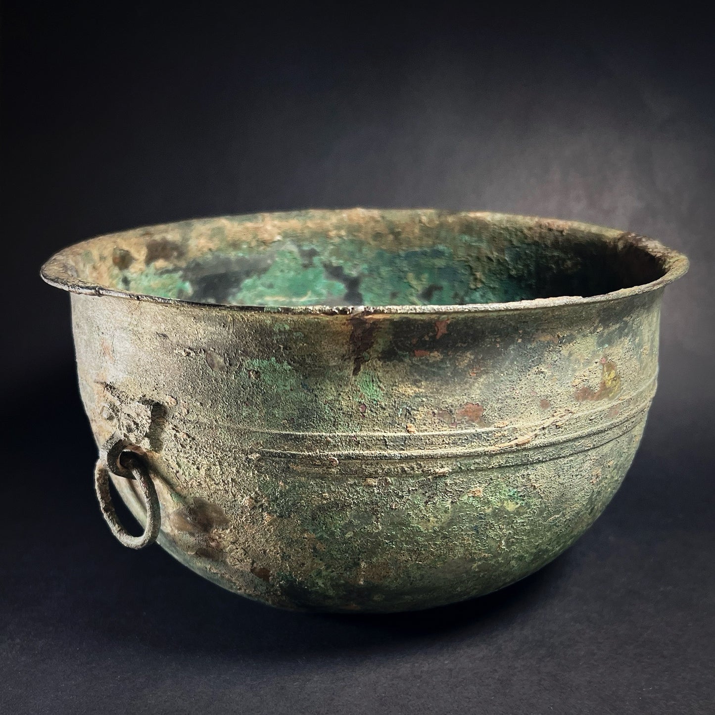 Archaic Bronze Water Basin with Mask and Loose-Ring Handles (Jian)