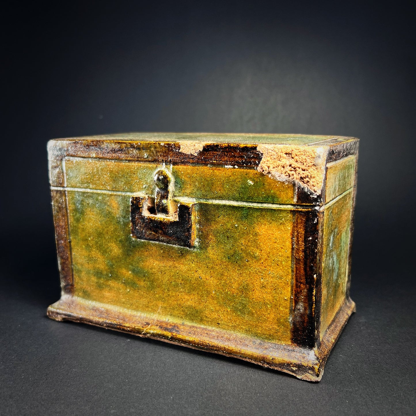 Ming Dynasty Green Glazed Pottery Offering Chest