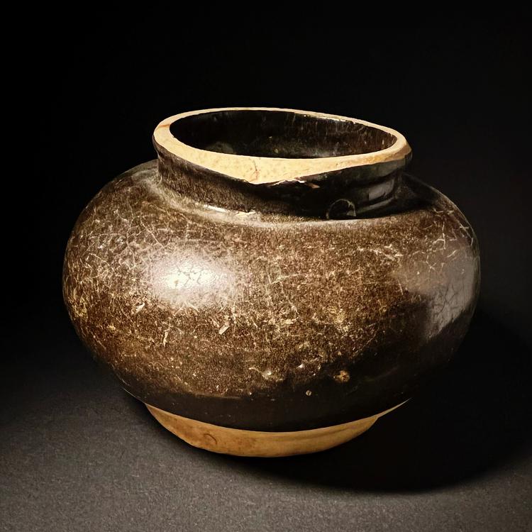 Thai Sawankhalok Brown Glazed Stoneware Vase