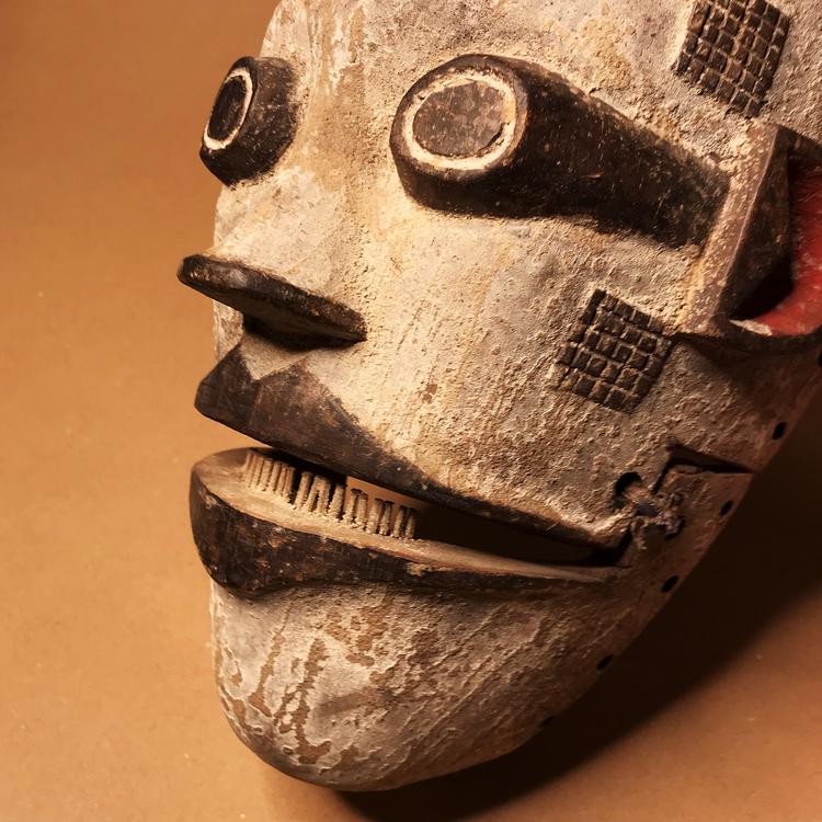 Ogoni Helmet Mask Elu