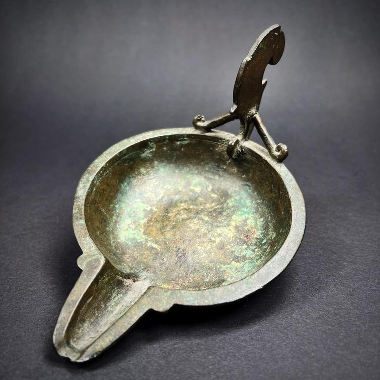 Indian Bronze Pooja Oil Lamp Vilakku