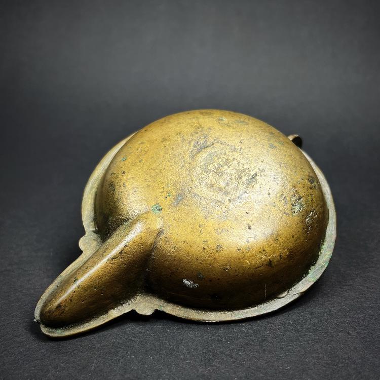 Indian Bronze Pooja Oil Lamp Vilakku