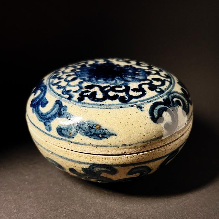 Qing Dynasty Stoneware Lidded Seal Paste Box