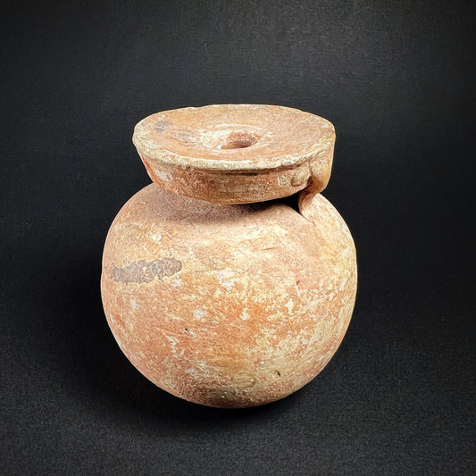 Corinthian Terracotta Aryballos with Quatrefoil Motif