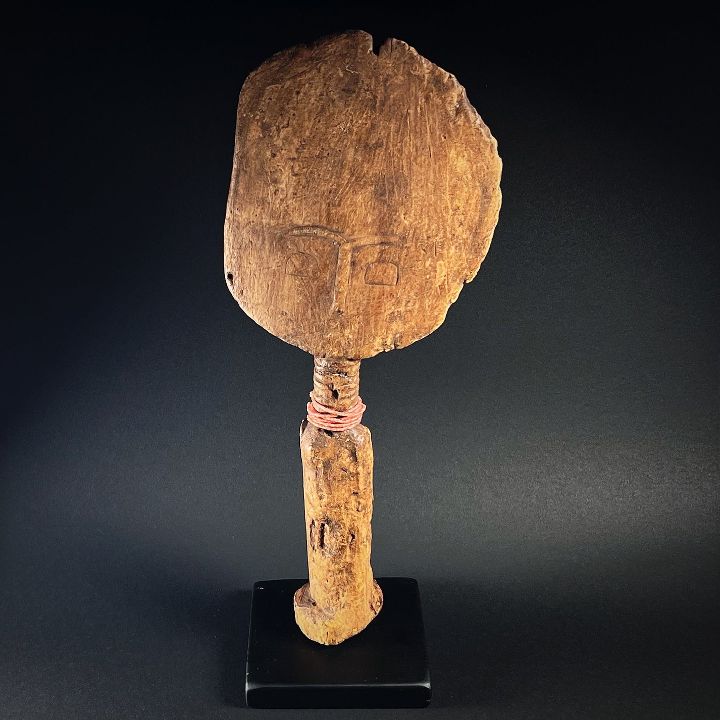 Asante Female Fertility Figure Akua'ba Götan maailma