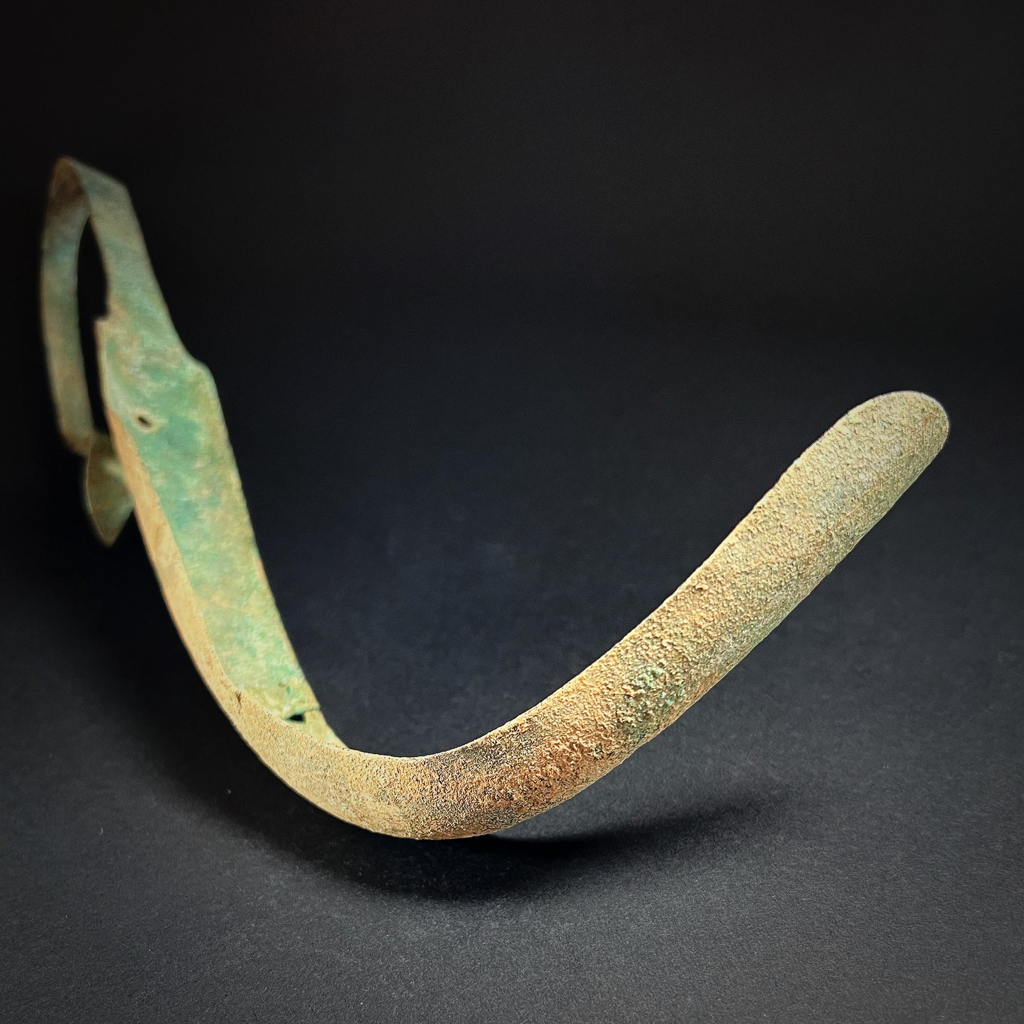 Archaic Greek Bronze Strigil (Stlengis)