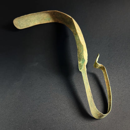 Archaic Greek Bronze Strigil (Stlengis)