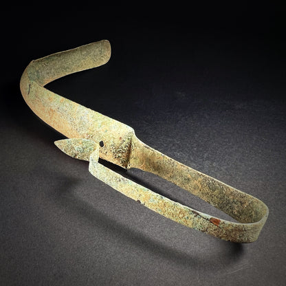 Archaic Greek Bronze Strigil (Stlengis)