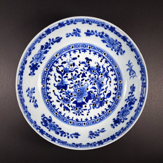 Qing Dynasty Kangxi Blue White Porcelain Strainer Bowl.