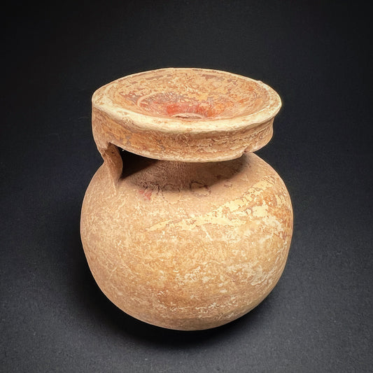 Corinthian Terracotta Aryballos with Quatrefoil Motif