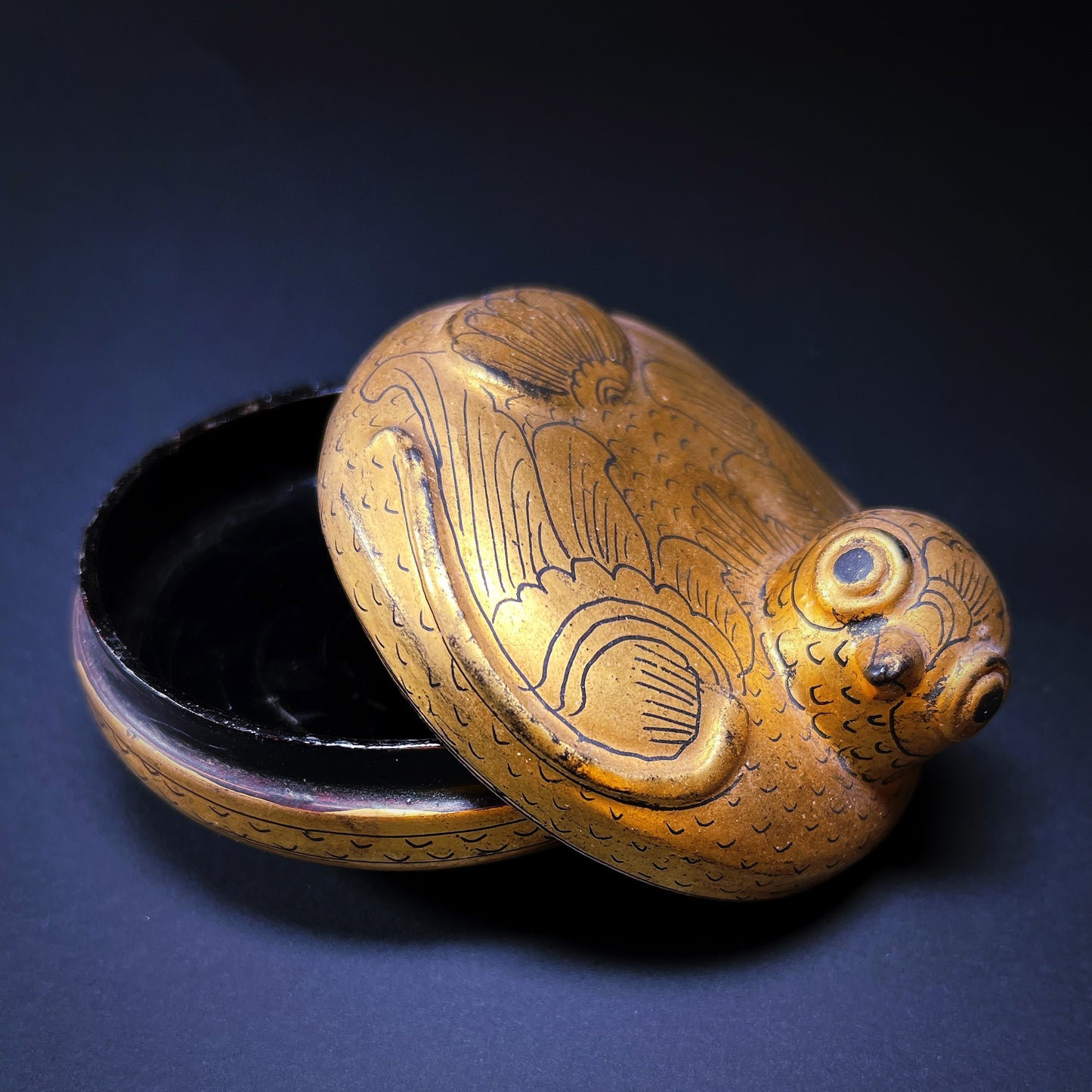 Burmese Lacquerware Gold Leaf Owl Betel Box