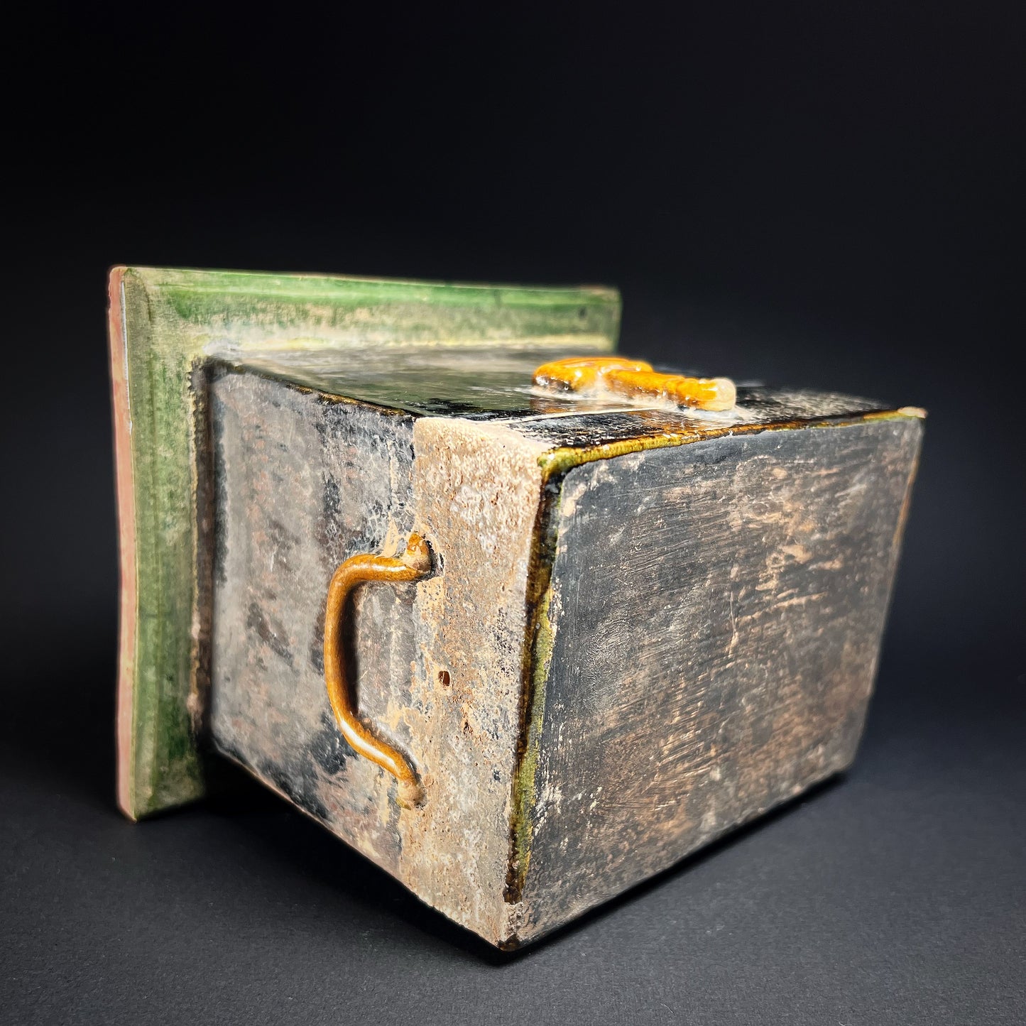 Ming Dynasty Green Glazed Pottery Offering Chest