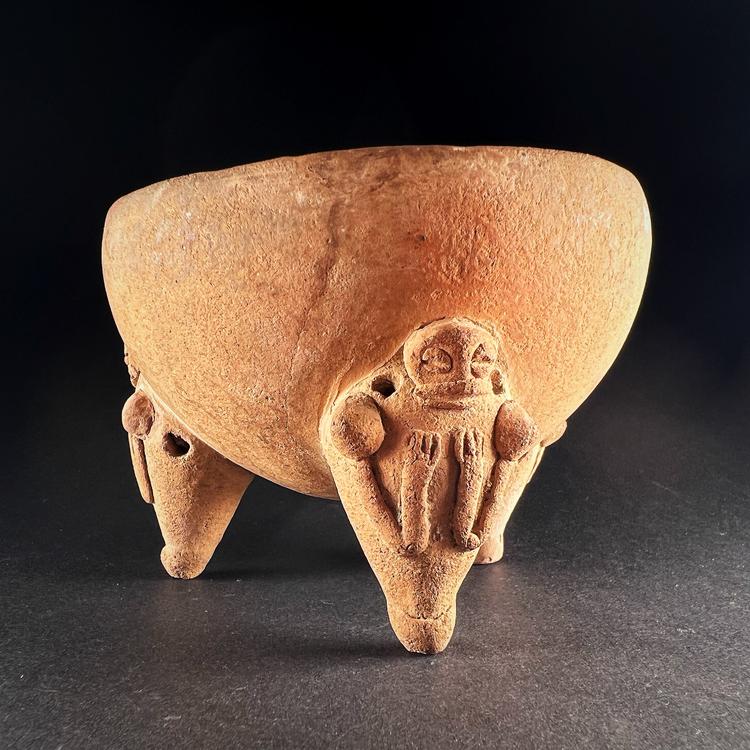Chiriqui Tripod Pottery Vessel